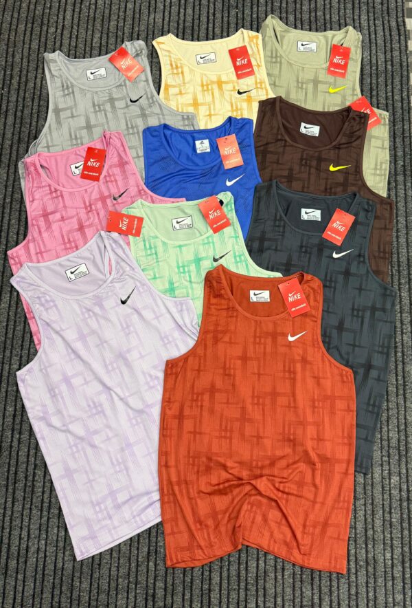 NIKE ATHLETIC SLEEVELESS