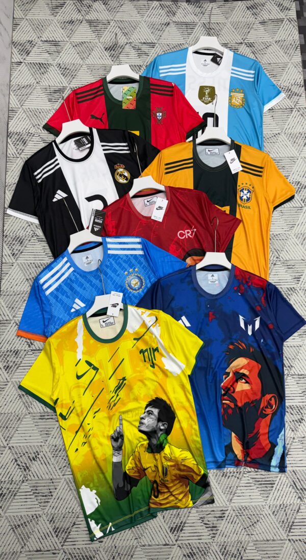 MULTIBRAND ROUND NECK TSHIRT