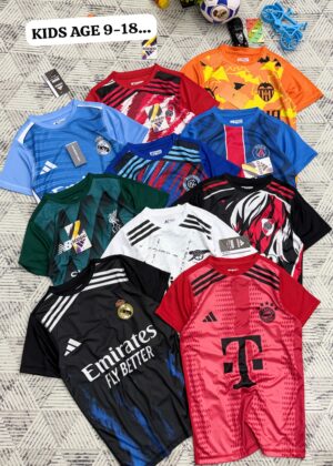 MULTI BRAND FOOTBALL EDITION KIDS ROUNDNECK